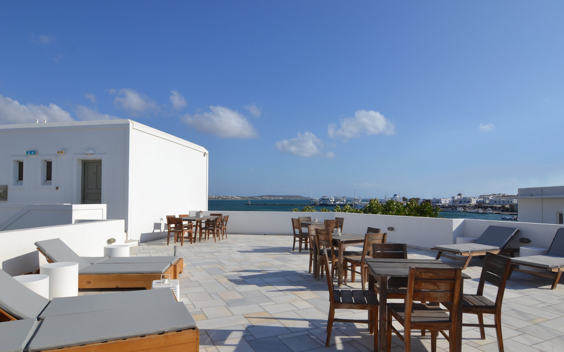 Artemis Hotel in Antiparos Town